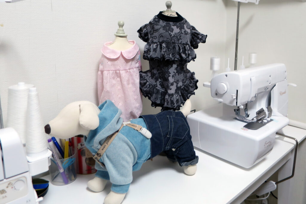 手作りペット服の見本。いろいろな服が製作できます